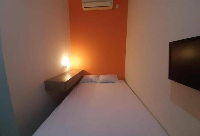 호텔 Oyo 93274 Oren Home Bekasi