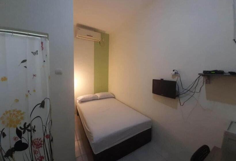 ホテル Oyo 93274 Oren Home Bekasi