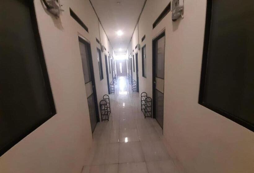 ホテル Oyo 93274 Oren Home Bekasi