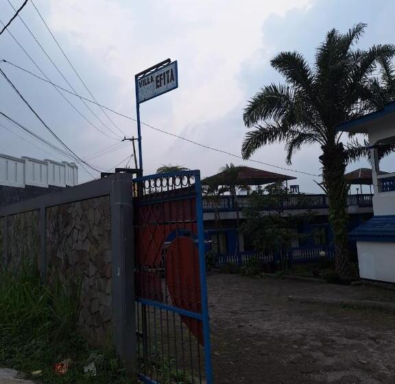 Отель Oyo 93280 Villa Efita