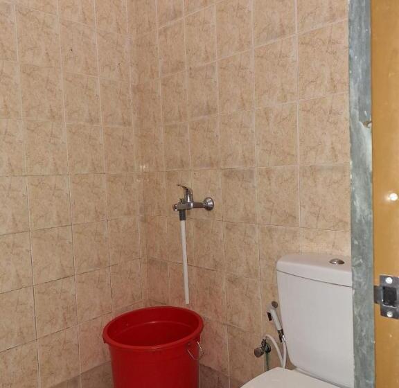 Отель Oyo 93280 Villa Efita