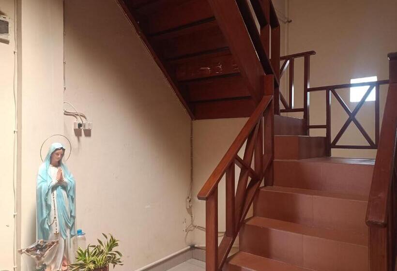 فندق Oyo 93303 Lourdes Blessing Hill