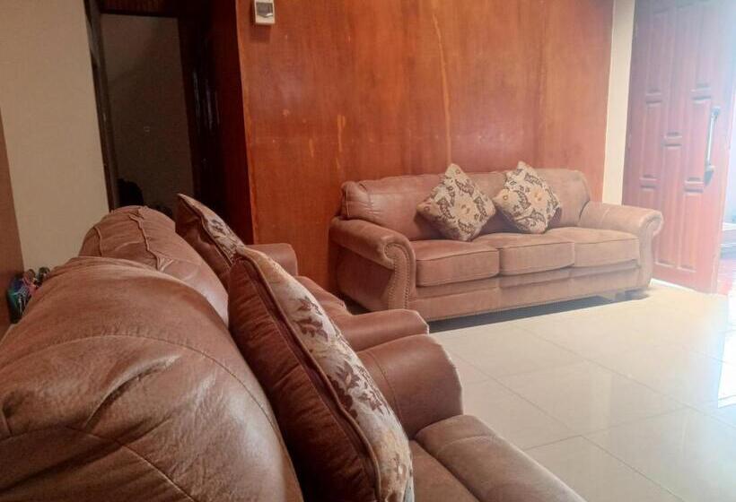 فندق Oyo 93303 Lourdes Blessing Hill