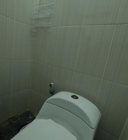 호텔 Oyo 93306 Penginapan Permata Hijau Syariah