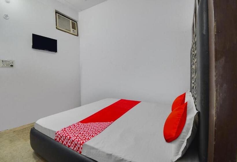 호텔 Oyo Dev Guest House