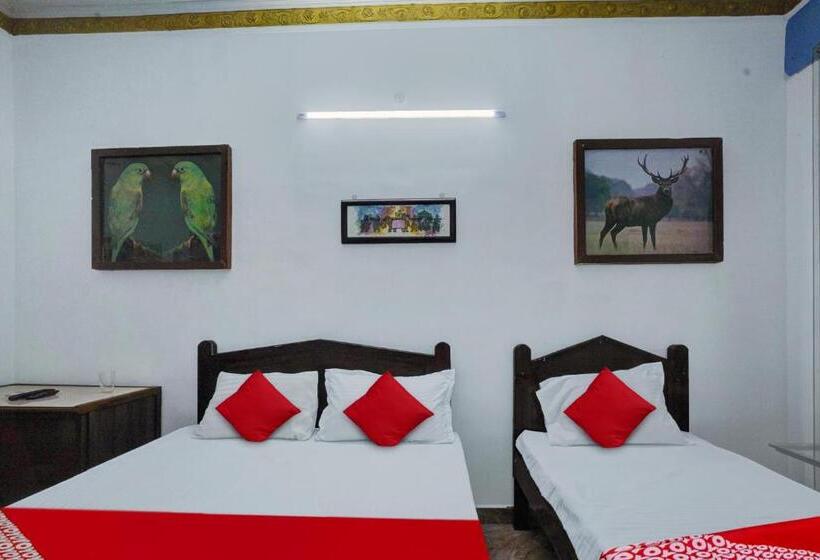 בית מלון כפרי Oyo Flagship The Urban Stay