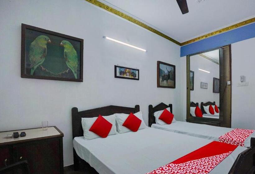 בית מלון כפרי Oyo Flagship The Urban Stay