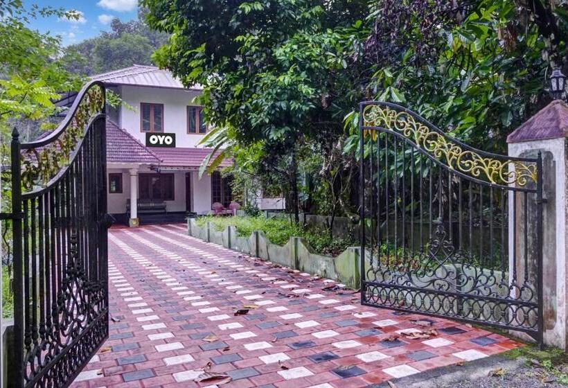 Отель Oyo Green Valley Home Stay