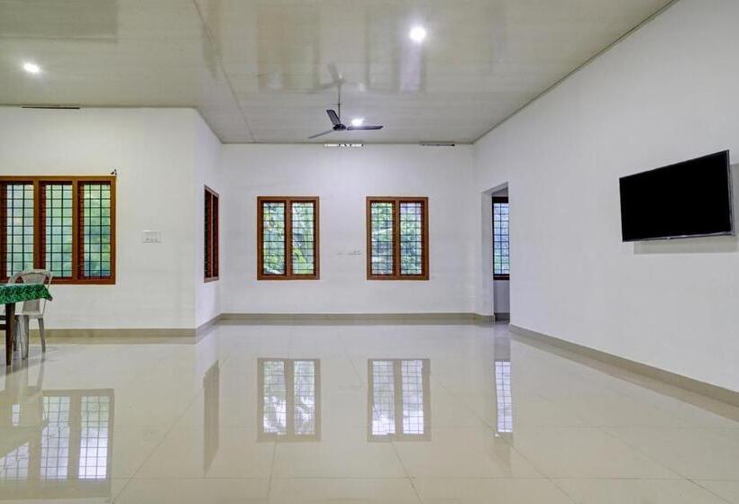 Отель Oyo Green Valley Home Stay