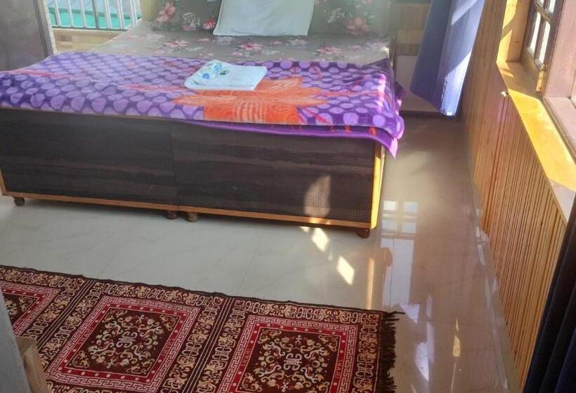 فندق Oyo Krishna Cottage