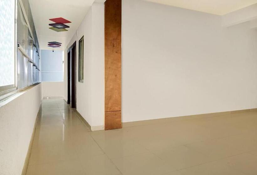 호텔 Oyo Om Shree Executive Lodging