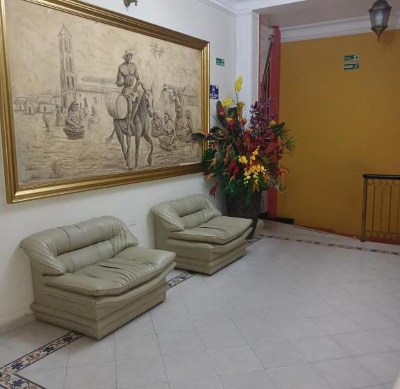 هتل Paseo Colon Inn