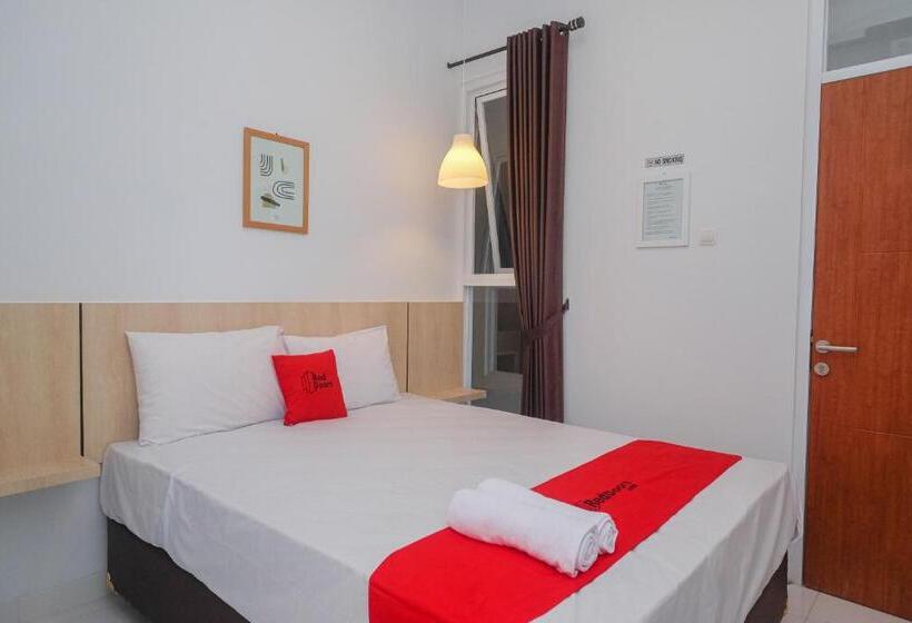 酒店 Reddoorz Syariah @ Tlogosari Semarang