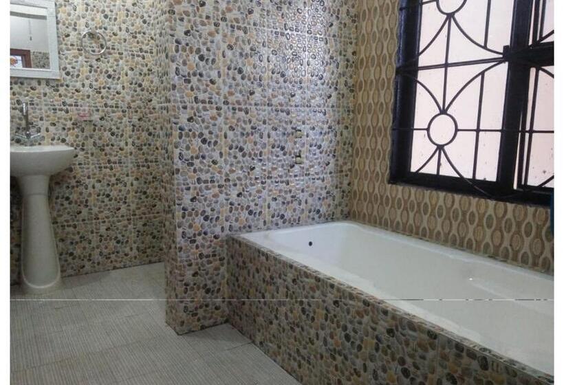 فندق Shillong Palace Inn