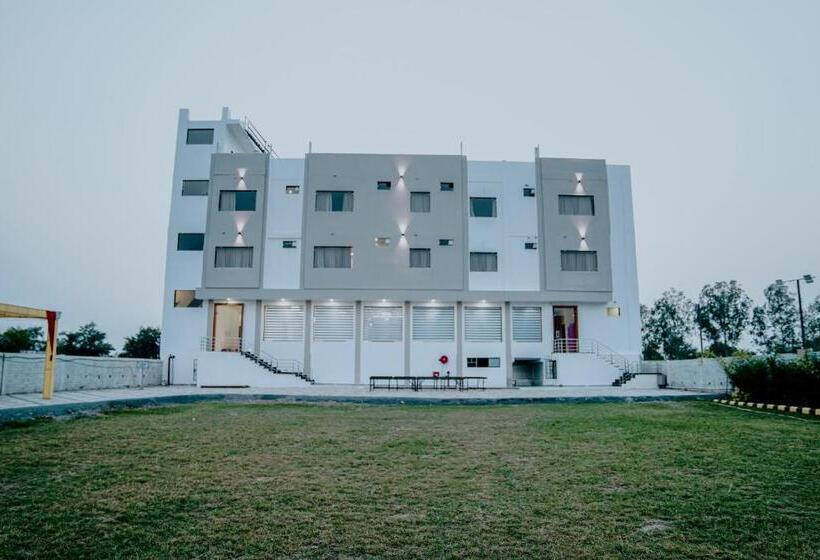 בית מלון כפרי Siya Resort