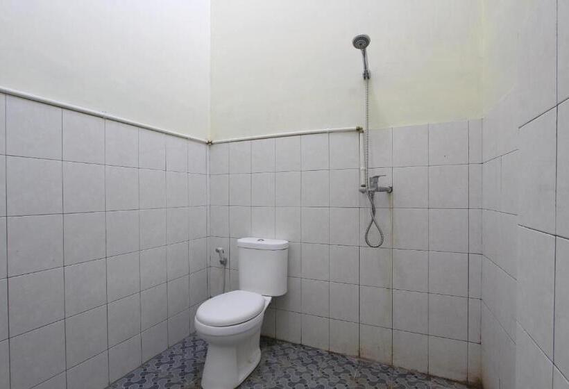 בית מלון כפרי Spot On 93245 Guest House Mulia Dua Syariah