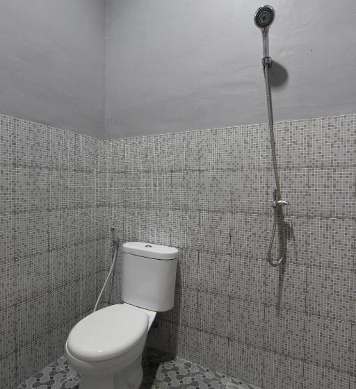 בית מלון כפרי Spot On 93245 Guest House Mulia Dua Syariah