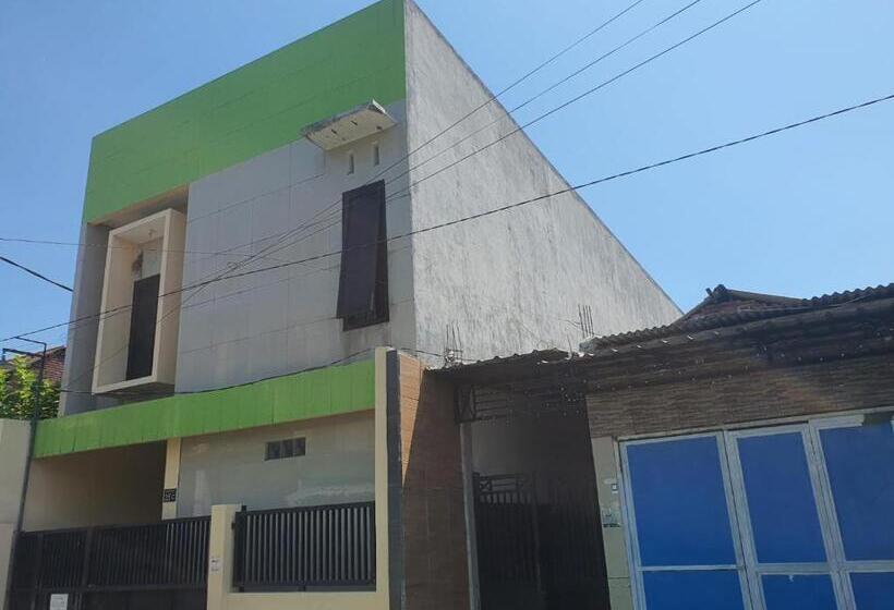 فندق Spot On 93290 Homestay Betro Syariah