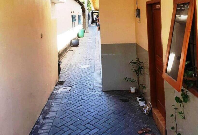 فندق Spot On 93290 Homestay Betro Syariah