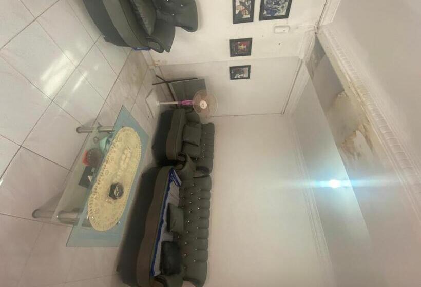 בית מלון כפרי Spot On 93312 Homestay Orange