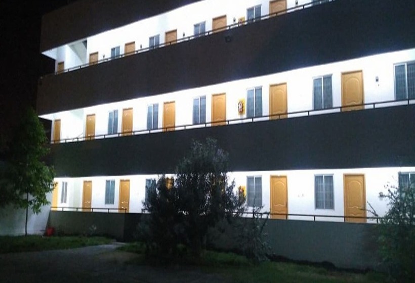 ホテル Sri Sakthi