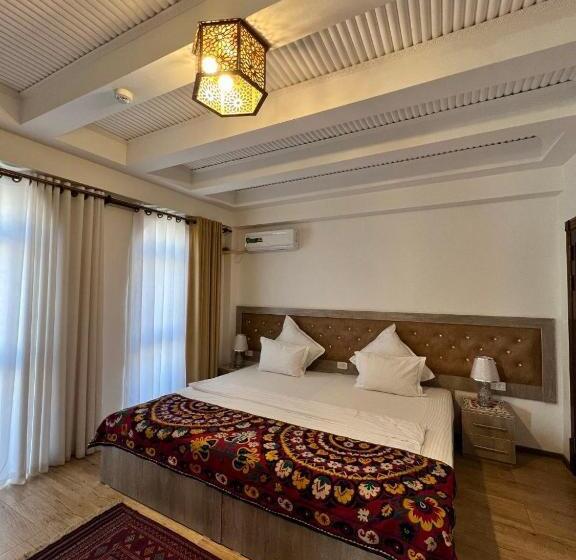 בית מלון כפרי Suzangaron