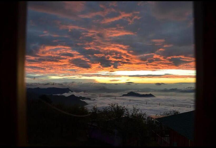 ホテル The Deodar Stays