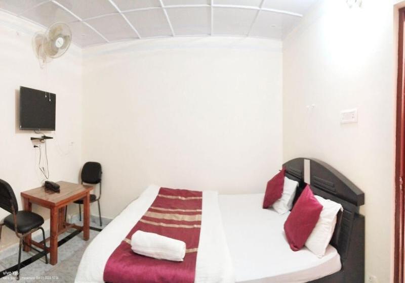 فندق The Hills View Home Stay