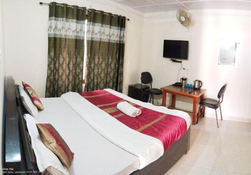 فندق The Hills View Home Stay