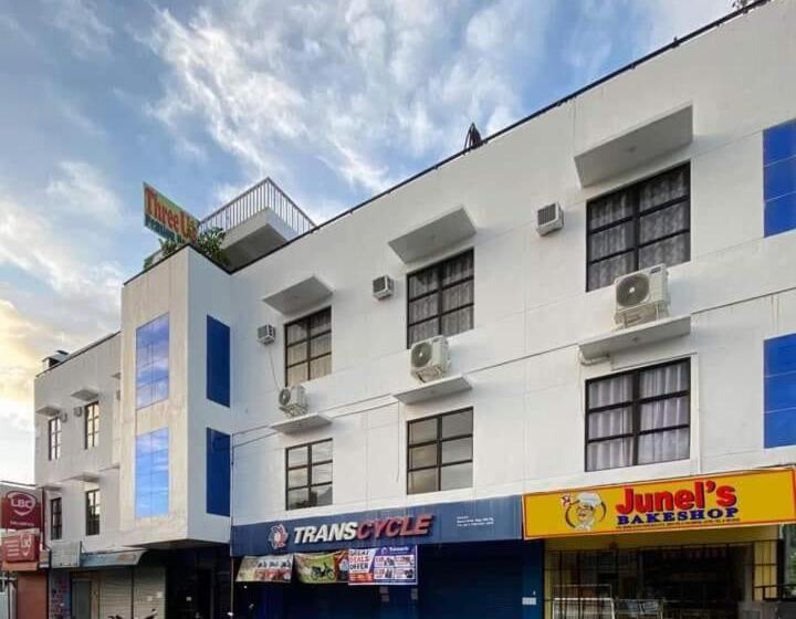 בית מלון כפרי Three U S Pension House