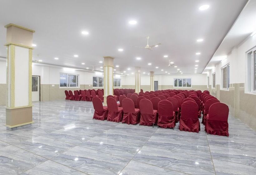 בית מלון כפרי Treebo Siri Ambari Resorts