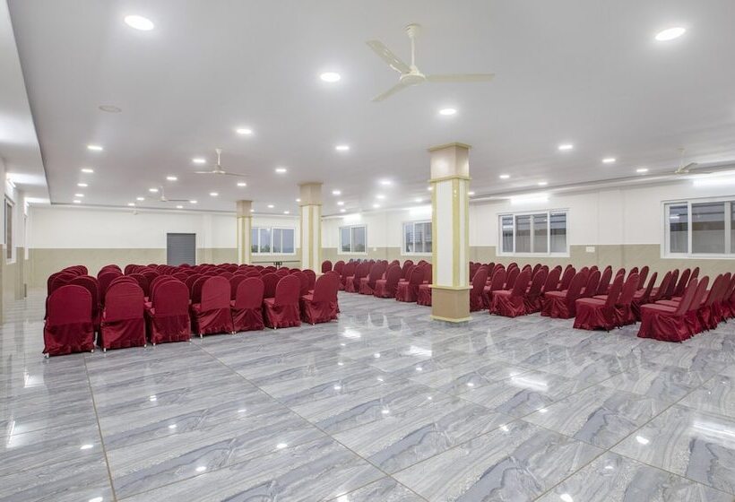 בית מלון כפרי Treebo Siri Ambari Resorts