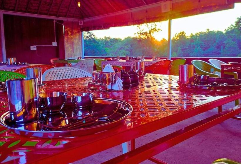 בית מלון כפרי The Madhunandan