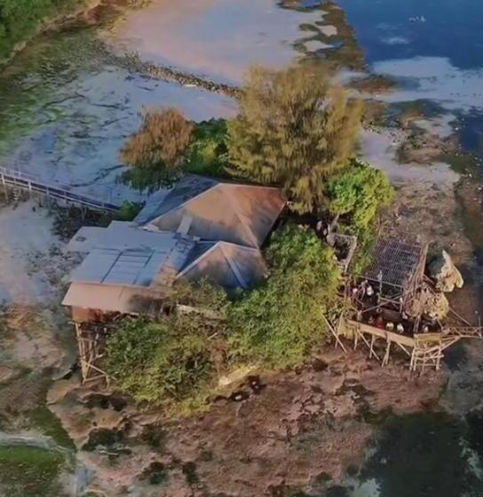 Nua Indah Hotel & Resto Wakatobi