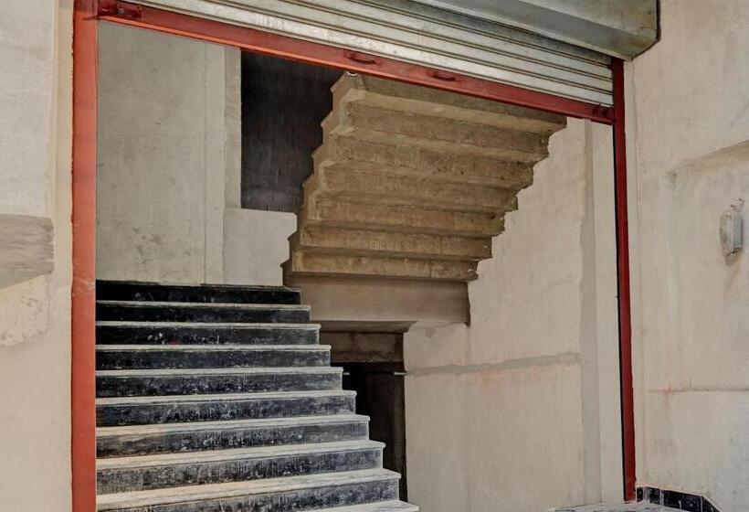 Oyo Flagship Hotel M.r Grand