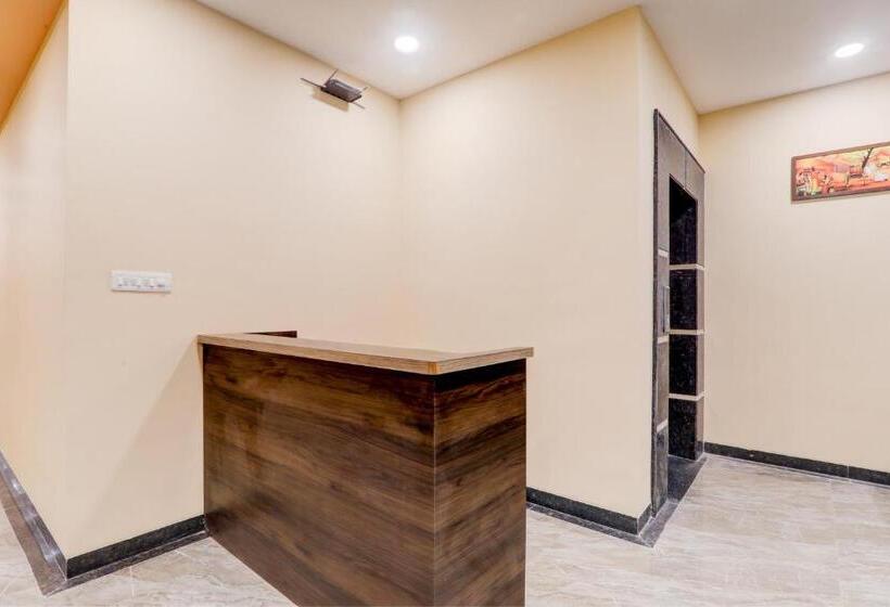 Oyo Hotel Ambika Palace