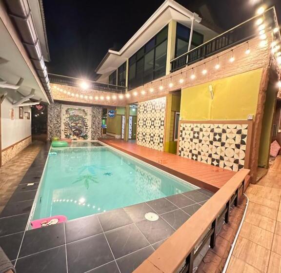 Pensionat ดราก้อน พูลวิลล่า บ้านสวนพัทยา