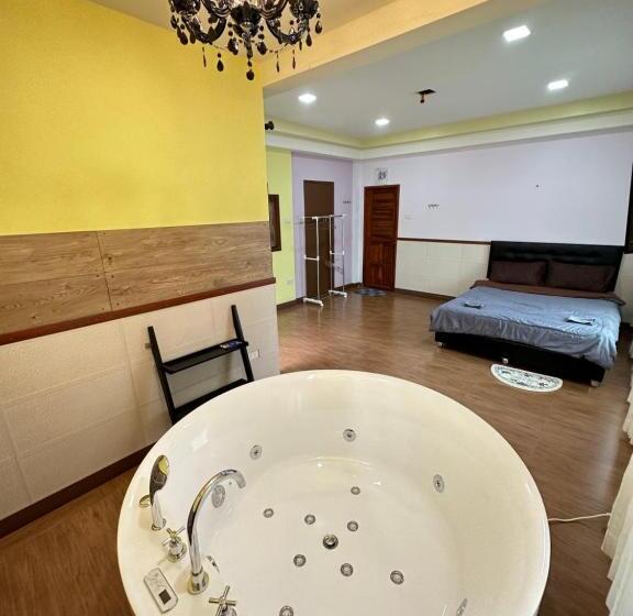 Pensionat ดราก้อน พูลวิลล่า บ้านสวนพัทยา