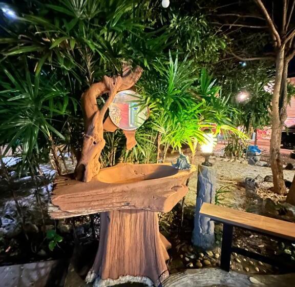 Pensionat ดราก้อน พูลวิลล่า บ้านสวนพัทยา