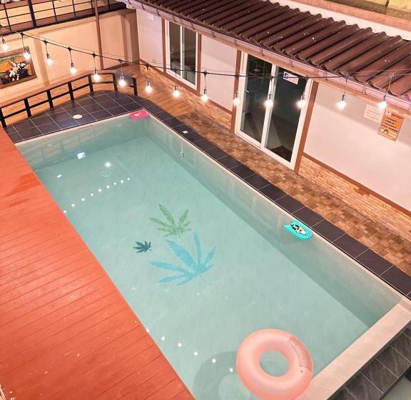 Pensionat ดราก้อน พูลวิลล่า บ้านสวนพัทยา