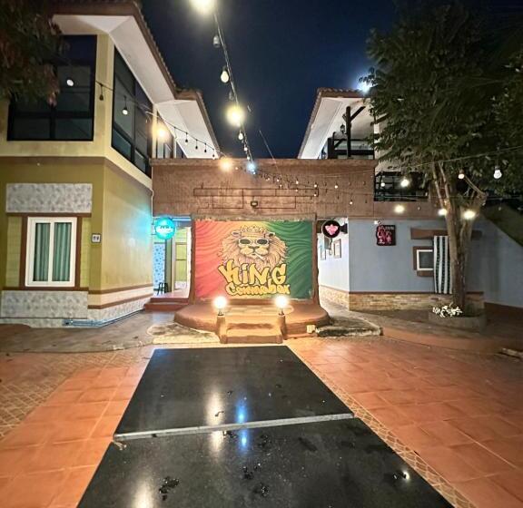 펜션 ดราก้อน พูลวิลล่า บ้านสวนพัทยา
