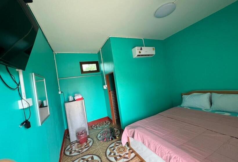 Pensão ที่พักสกลนคร กิตติวัฒน์อพาร์ทเม้นท์&รีสอร์ท