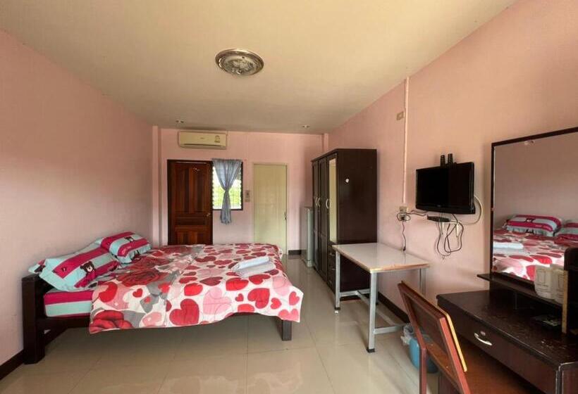 Pensão ที่พักสกลนคร กิตติวัฒน์อพาร์ทเม้นท์&รีสอร์ท