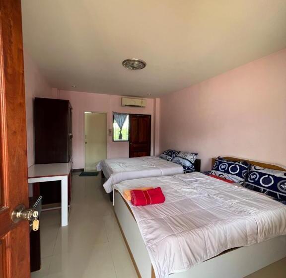 Pensão ที่พักสกลนคร กิตติวัฒน์อพาร์ทเม้นท์&รีสอร์ท