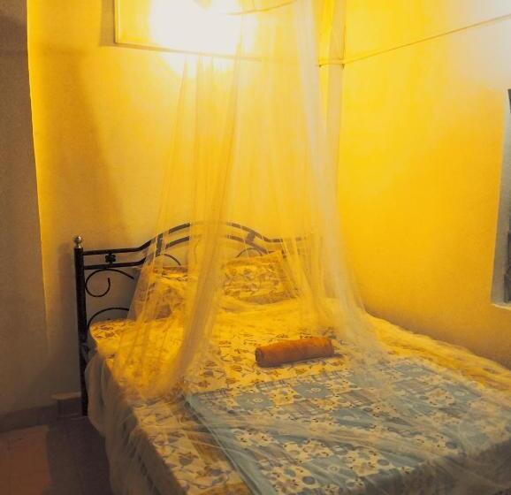 بنسيون Anika Homes