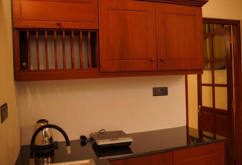 Пансион Araliya Pool House