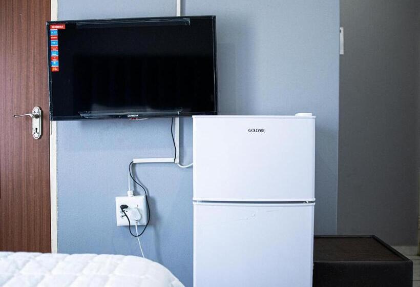 פנסיון Bedford Guest House