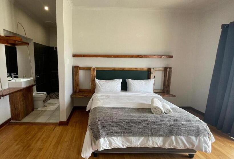 פנסיון Heydays Guesthouse