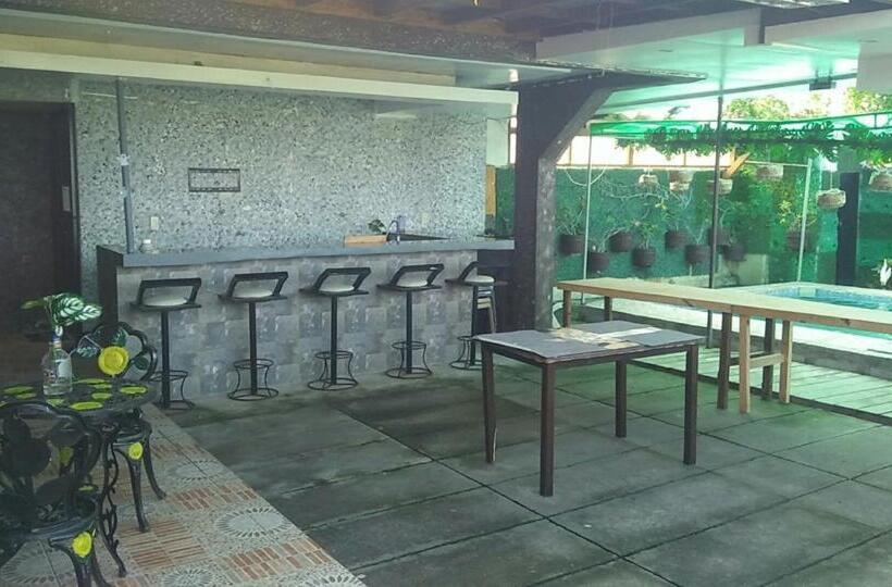 פנסיון Jamaica & John Staycation