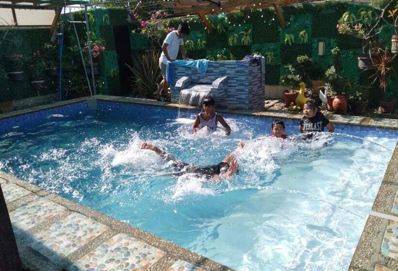 بنسيون Jamaica & John Staycation